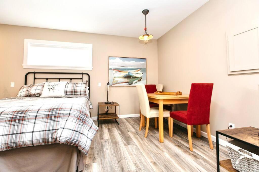 Raincoast Retreat At Shawnigan Lake! المظهر الخارجي الصورة
