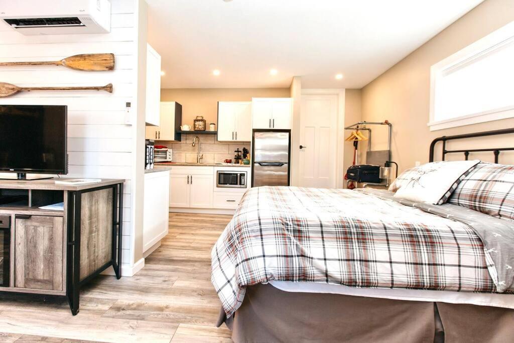 Raincoast Retreat At Shawnigan Lake! المظهر الخارجي الصورة